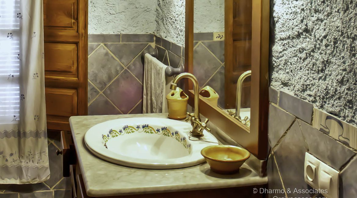 TOR 02: Cortijo with stables and Land