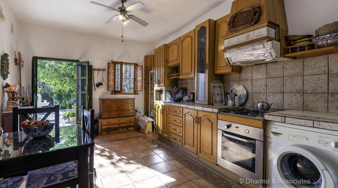 ORG 26: Large Townhouse with Casita